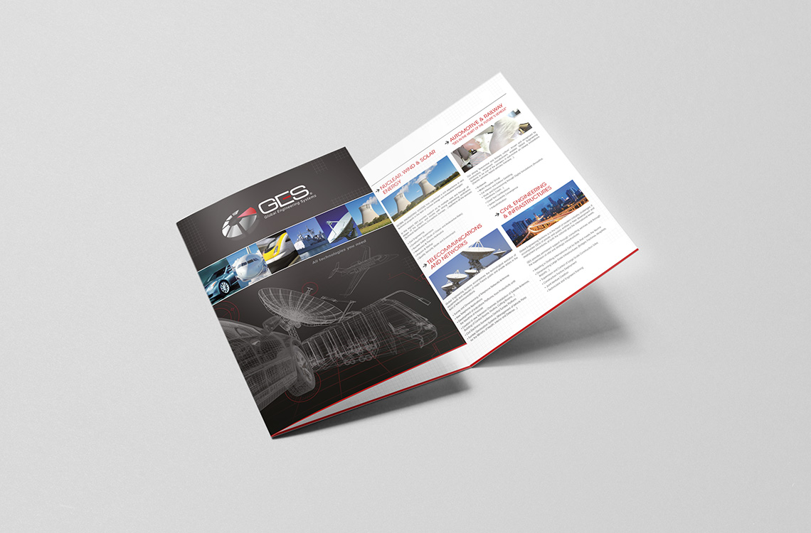 Plaquette de présentation multilingue (français, anglais et arabe) sous forme de dépliant 3 volets