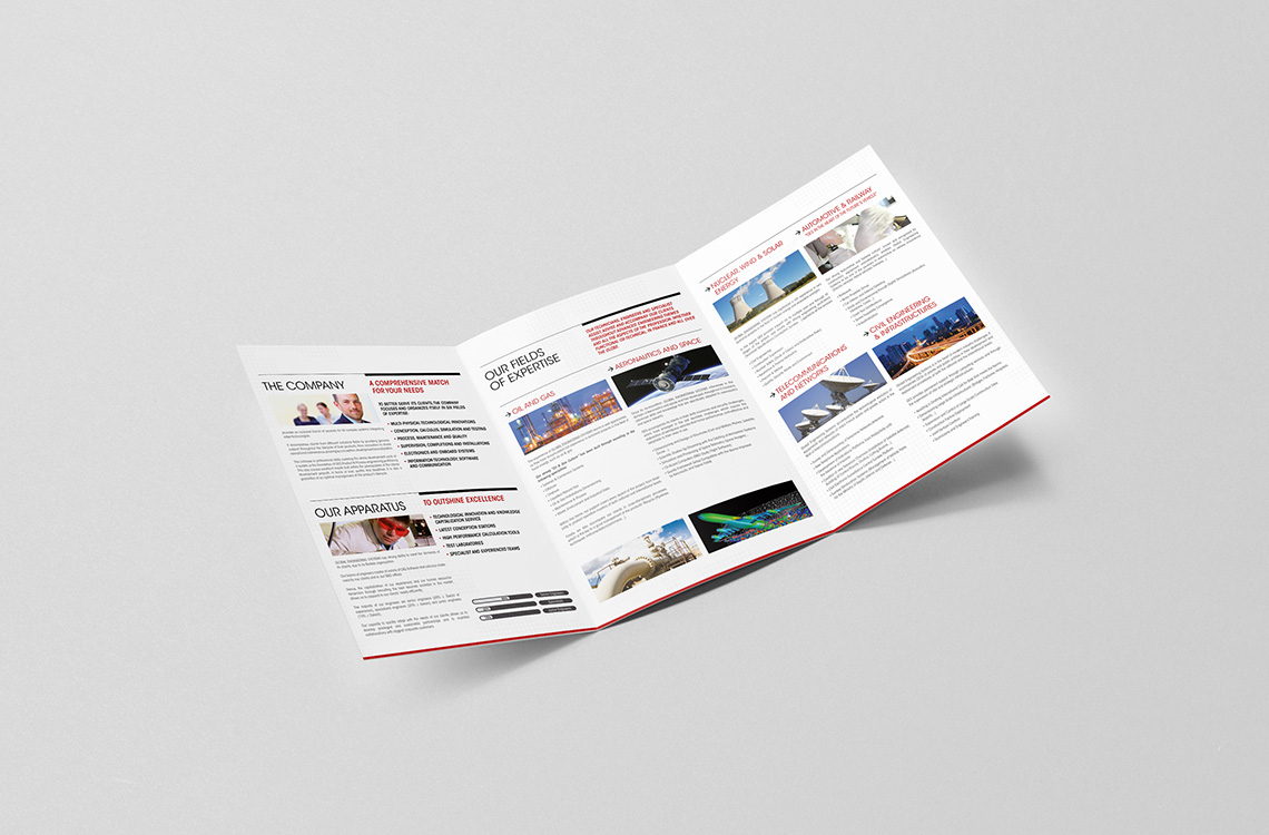 Plaquette de présentation multilingue (français, anglais et arabe) sous forme de dépliant 3 volets